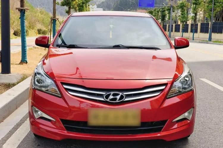 现代 瑞纳 2014款 1.4L 红色 自动智能型GLS